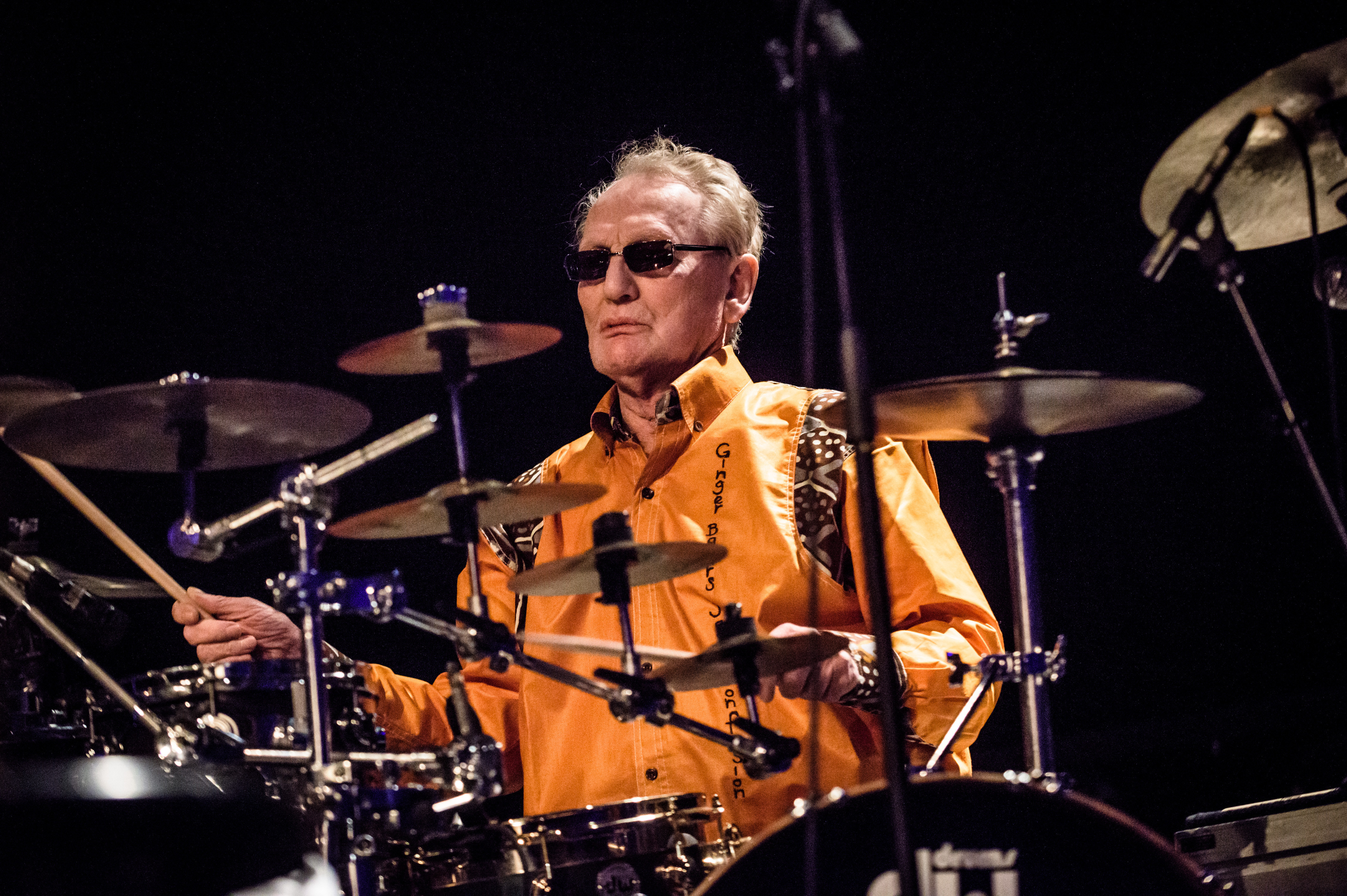 Ginger baker. Ginger baker bill frisell. Джинджер бейкер. Джинджер бейкер в молодости. Ginger baker.
